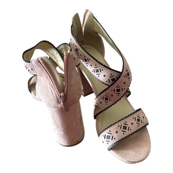 Blush Pink Suede Block Heel Sandals With Laser Cut Design & Back Zipper Closure - Picture 2 of 4